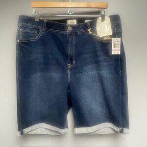 Angels Forever Young Everluxe Sculpt Bermuda Women's Shorts - NWT - Size 22W